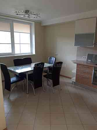 Рядный дом, благоустроенный озеленённый двор, закрытая территория, въездные Юрмала