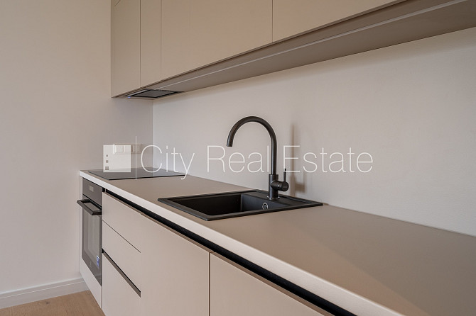 Рядный дом, благоустроенная озеленённая территория, закрытая территория, место Рига - изображение 12