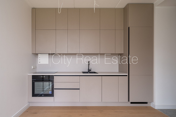 Рядный дом, благоустроенная озеленённая территория, закрытая территория, место Рига - изображение 10