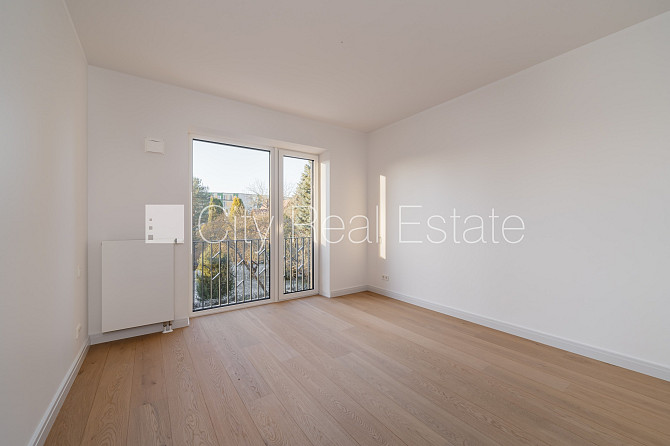 Рядный дом, благоустроенная озеленённая территория, закрытая территория, место Рига - изображение 20