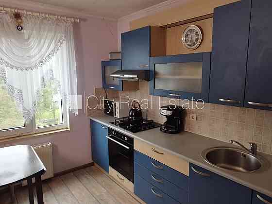 Реновированный дом, благоустроенный озеленённый двор, места для нескольких Рижский район