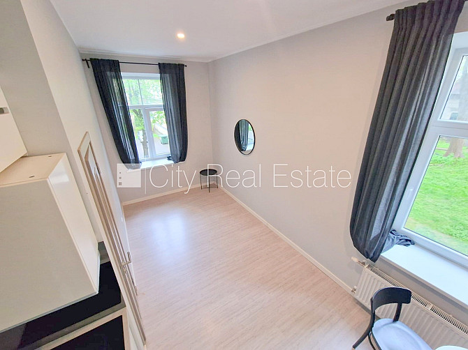 Здание во дворе, реновированный дом, закрытый двор, вход со двора, лестничная Рига - изображение 2