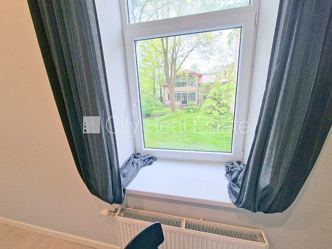 Здание во дворе, реновированный дом, закрытый двор, вход со двора, лестничная Рига - изображение 7