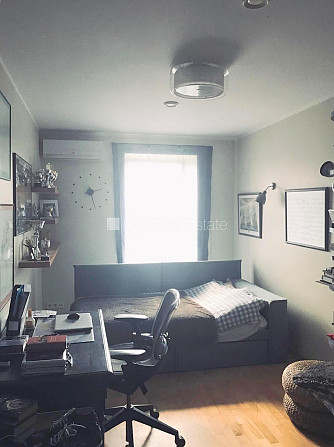 Фасадный дом, закрытый двор, место для машины, вход с улицы, лестничная клетка Рига - изображение 19