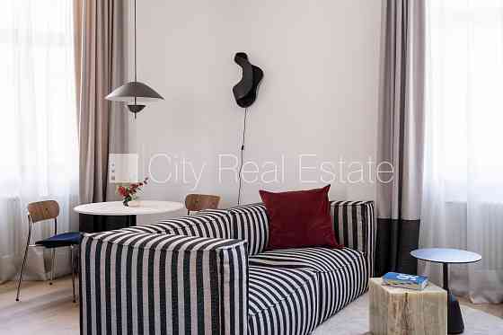 Проект - Place 4, фасадный дом, реновированный дом, лифт, лестничная клетка после Рига