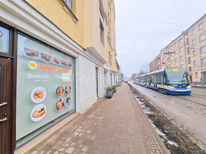 Здание во дворе, реновированный дом, благоустроенный озеленённый двор, вход с Рига - изображение 17