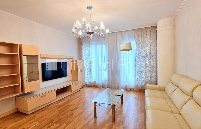 Projekts - Centra Nams, jaunceltne, fasādes māja, labiekārtota apzaļumota teritorija, iespēja Rīga - foto 1