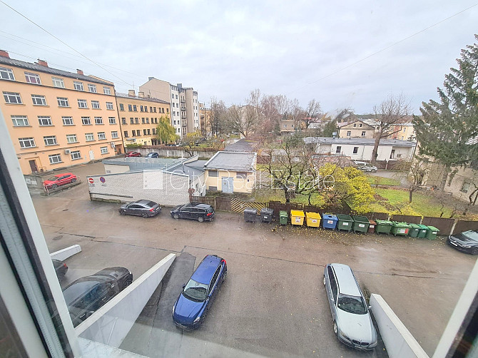 Zeme īpašumā, fasādes māja, slēgts pagalms, vieta automašīnai, ieeja no pagalma, kāpņu Rīga - foto 14