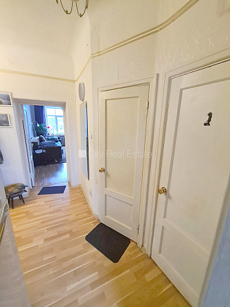 Zeme īpašumā, fasādes māja, slēgts pagalms, vieta automašīnai, ieeja no pagalma, kāpņu Rīga - foto 15