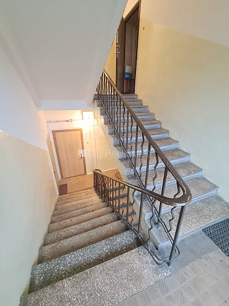 Zeme īpašumā, fasādes māja, slēgts pagalms, vieta automašīnai, ieeja no pagalma, kāpņu Rīga - foto 20