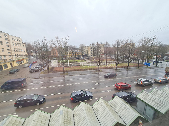 Zeme īpašumā, fasādes māja, slēgts pagalms, vieta automašīnai, ieeja no pagalma, kāpņu Rīga - foto 5