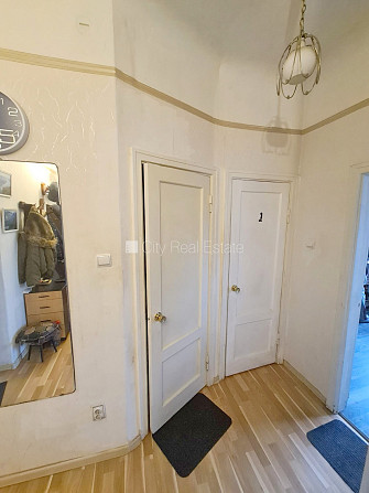 Zeme īpašumā, fasādes māja, slēgts pagalms, vieta automašīnai, ieeja no pagalma, kāpņu Rīga - foto 17