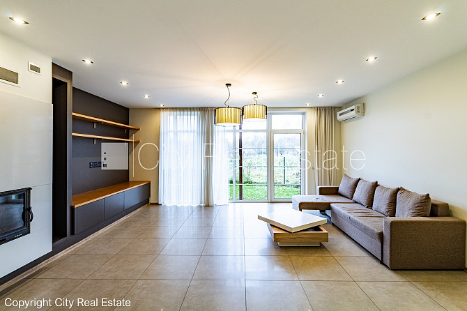 Рядный дом, благоустроенная озеленённая территория, подъездная дорога покрыта Юрмала - изображение 3