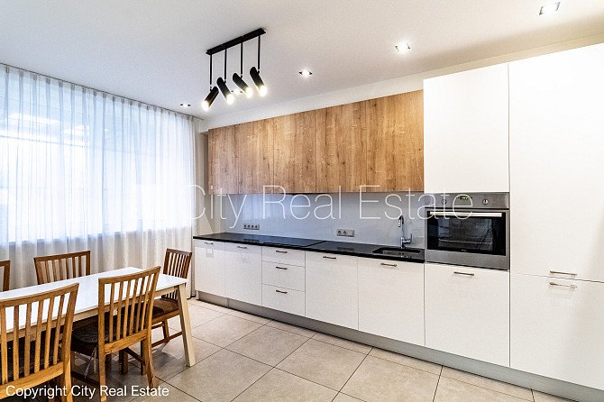 Рядный дом, благоустроенная озеленённая территория, подъездная дорога покрыта Юрмала - изображение 6