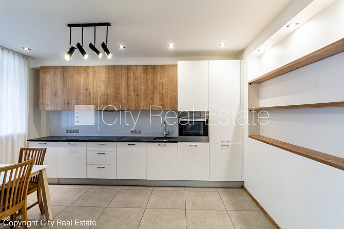 Рядный дом, благоустроенная озеленённая территория, подъездная дорога покрыта Юрмала - изображение 5