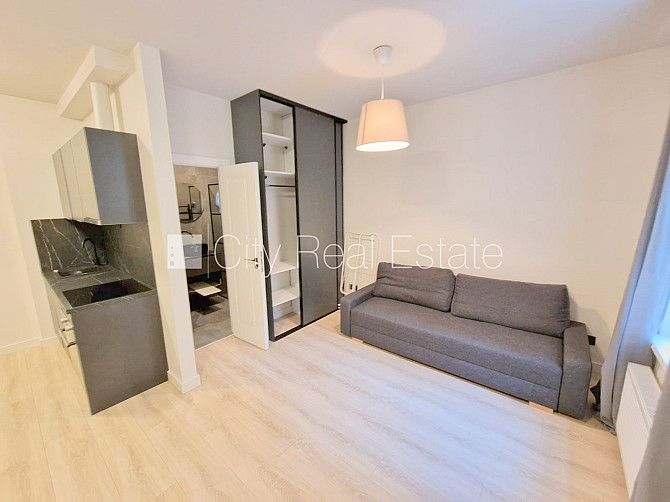 Фасадный дом, реновированный дом, закрытый двор, вход с улицы и со двора, Рига - изображение 13