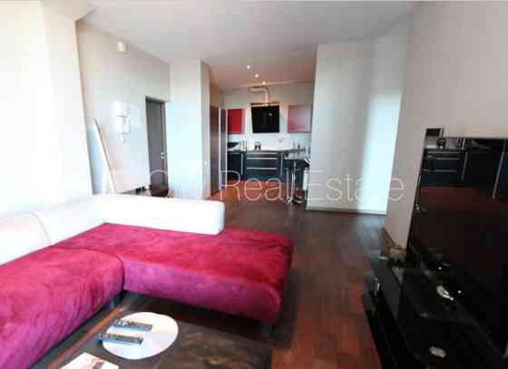 Земля в собственности, новостройка, лифт, лестничная клетка после капитального Rīga