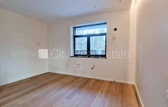 Земля в собственности, новостройка, количество квартир в здании 5 шт., Юрмала