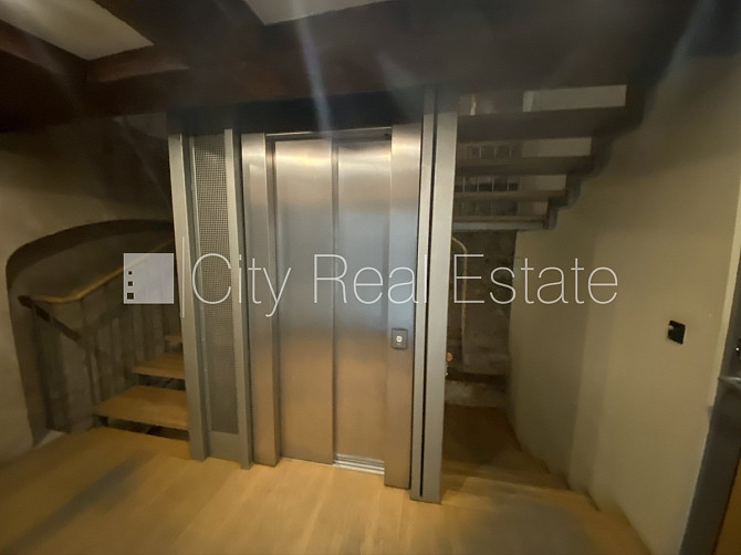 Фасадный дом, реновированный дом, вход с улицы, лифт, лестничная клетка после Рига - изображение 17