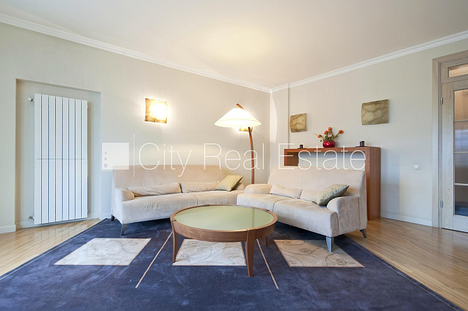 Zeme īpašumā, fasādes māja, restaurēta māja, ķieģeļu mūra sienas, ieeja no ielas, ir Rīga - foto 8