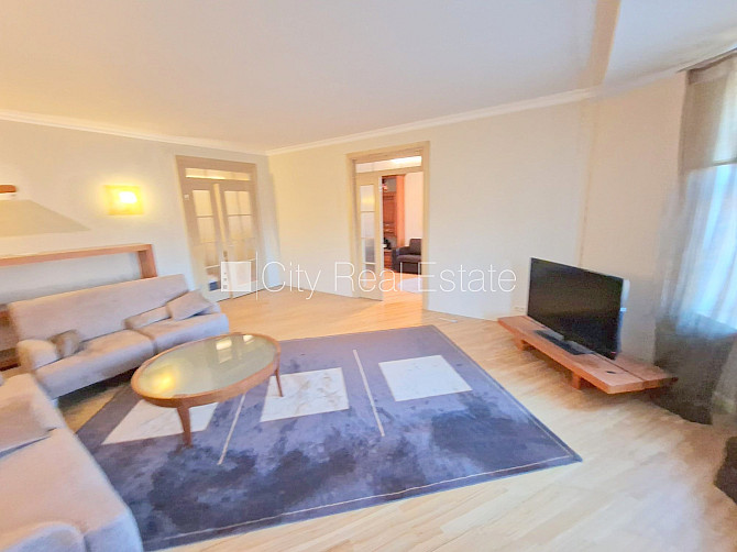 Zeme īpašumā, fasādes māja, restaurēta māja, ķieģeļu mūra sienas, ieeja no ielas, ir Rīga - foto 6