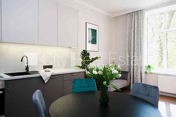 Реновированный дом, закрытый двор, душевая кабина, диван, двуспальная кровать, Rīga