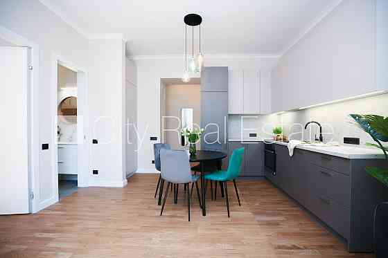 Реновированный дом, закрытый двор, душевая кабина, диван, двуспальная кровать, Rīga