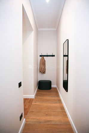 Реновированный дом, закрытый двор, душевая кабина, диван, двуспальная кровать, Рига - изображение 15