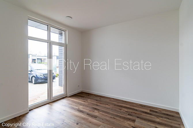 Rindu māja, energo efektīva māja, labiekārtota apzaļumota teritorija, bruģēts piebraucamais Rīga - foto 6