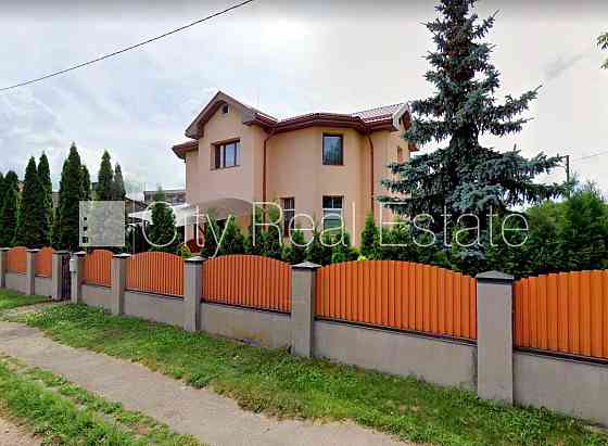 Частный дом, новостройка, благоустроенная озеленённая территория, въездные Рига