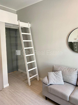 Фасадный дом, реновированный дом, закрытый двор, вход с улицы, лестничная клетка Рига - изображение 9