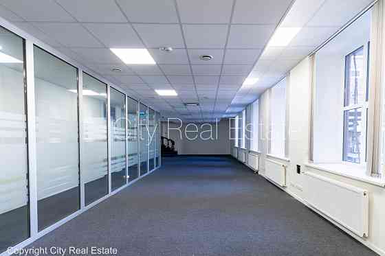 Фасадный дом, реновированный дом, плата за обслуживание одного квадратного метра Рига