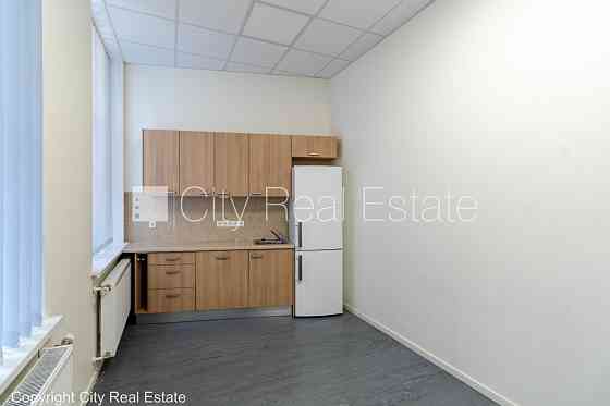 Фасадный дом, реновированный дом, плата за обслуживание одного квадратного метра Рига