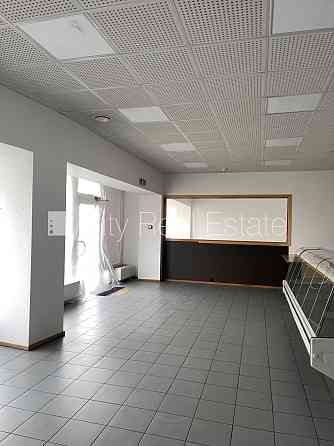 Фасадный дом, плата за обслуживание одного квадратного метра в  месяц 1.6 EUR, вход с Рига