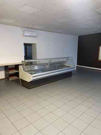 Фасадный дом, плата за обслуживание одного квадратного метра в  месяц 1.6 EUR, вход с Рига