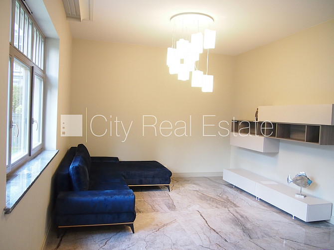 Частный дом, благоустроенный озеленённый двор, гараж на одну машину, терасса, Юрмала - изображение 5