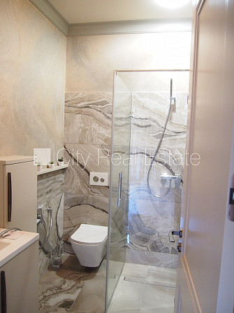 Частный дом, благоустроенный озеленённый двор, гараж на одну машину, терасса, Юрмала - изображение 10