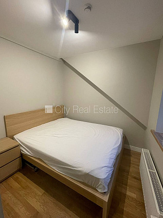 Fasādes māja, slēgts pagalms, iespēja nomāt autostāvvietu, ieeja no ielas, kāpņu telpa pēc Rīga - foto 5