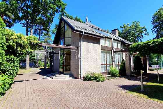 Земля в собственности, частный дом, благоустроенная озеленённая территория 1910 м2, Рига