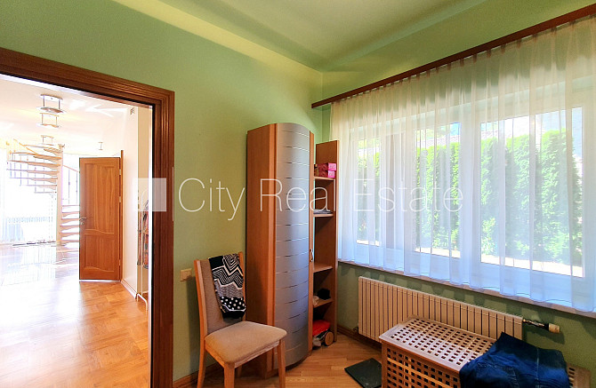 Земля в собственности, частный дом, благоустроенная озеленённая территория 1910 м2, Рига - изображение 13