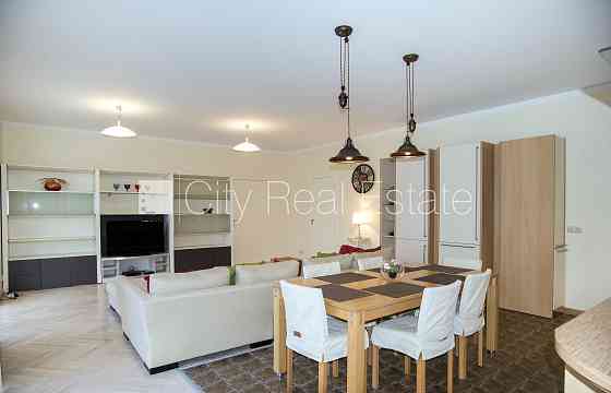 Земля в собственности, новостройка, фасадный дом, кирпичные стены, Юрмала