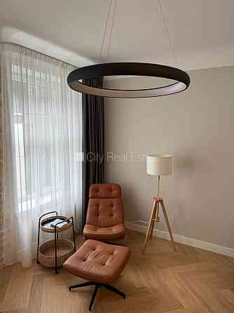 Студио, кухня объединена с комнатой, высокие потолки, центральное отопление, Rīga