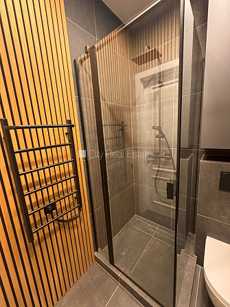 Studio tipa, virtuve apvienota ar istabu, augstie griesti, centrālā apkure, pilnā apdare, Rīga - foto 8