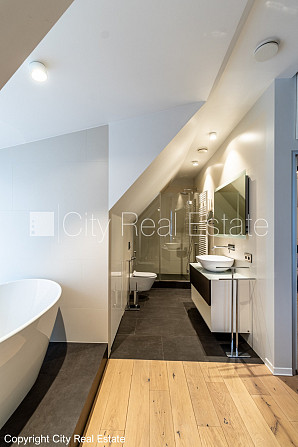 Fasādes māja, restaurēta māja, viena kvadrātmetra apsaimniekošanas maksa mēnesī  0,6 EUR, Rīga - foto 9