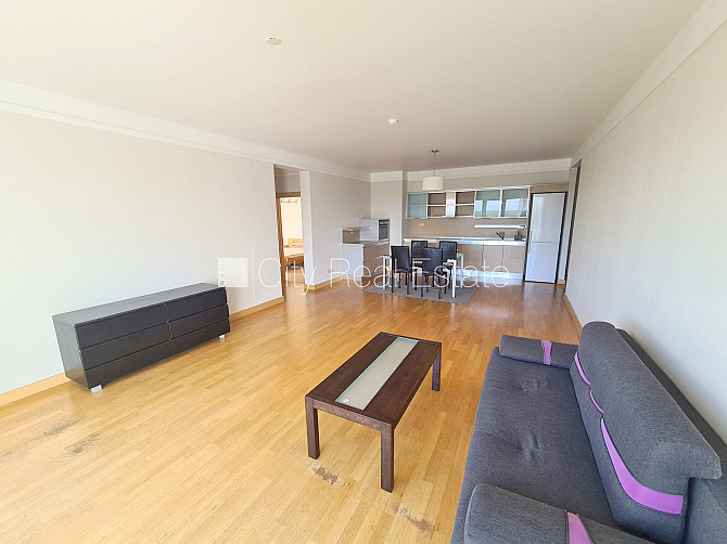 Jaunceltne, slēgts pagalms, slēgta teritorija, garāžas vārti aprīkoti ar automatizētu Rīga - foto 5