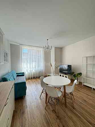 Фасадный дом, реновированный дом, благоустроенный озеленённый двор, закрытый Рига