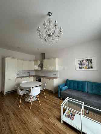 Фасадный дом, реновированный дом, благоустроенный озеленённый двор, закрытый Рига