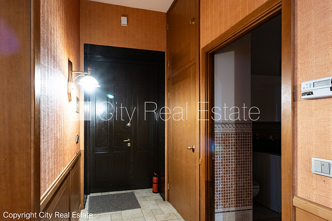 Реновированный дом, платная стоянка, лифт, количество спален 1 шт., гостиная, одна Рига - изображение 11