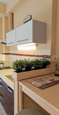 Здание во дворе, реновированный дом, благоустроенный озеленённый двор, закрытый Рига - изображение 13