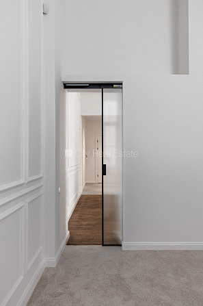 Здание во дворе, закрытый двор, гараж на одну машину, вход с улицы, стоянка Рига - изображение 20